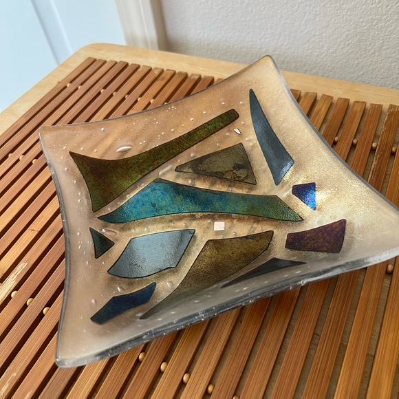 KURT MCVAY SIGNED FUSED GLASS CHIPS IRIDESCENT FROSTED TRINKET Plate - Picture 4 of 8